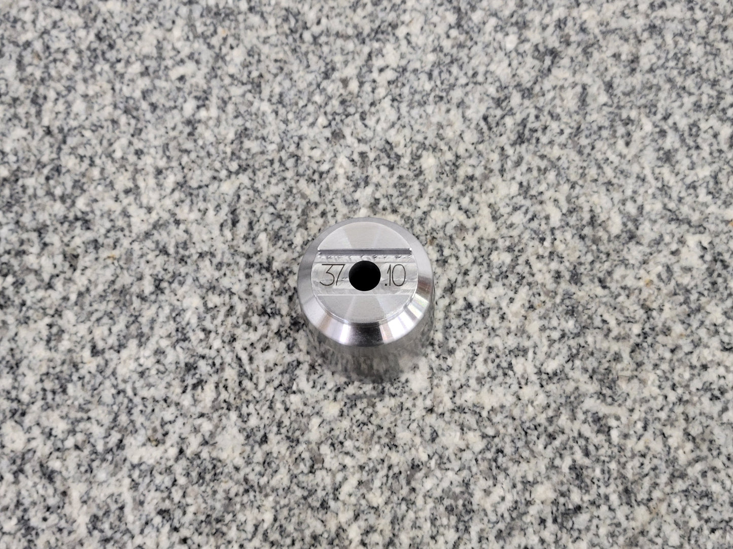 Outil de dimensionnement et de brunissage des bagues de fourche