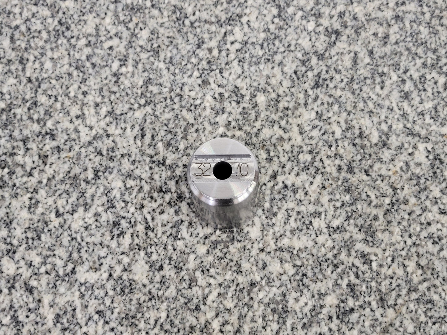 Outil de dimensionnement et de brunissage des bagues de fourche