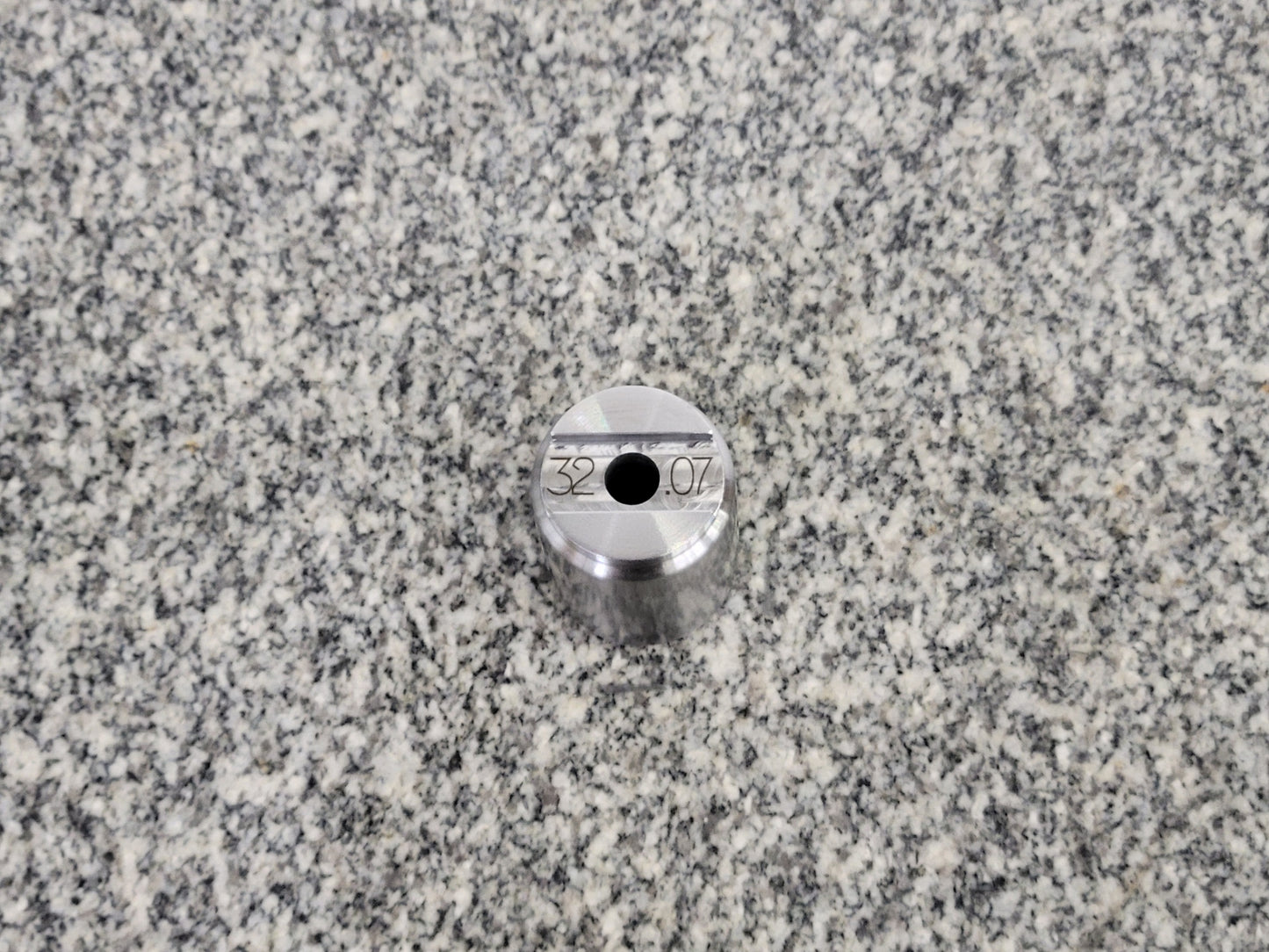 Outil de dimensionnement et de brunissage des bagues de fourche
