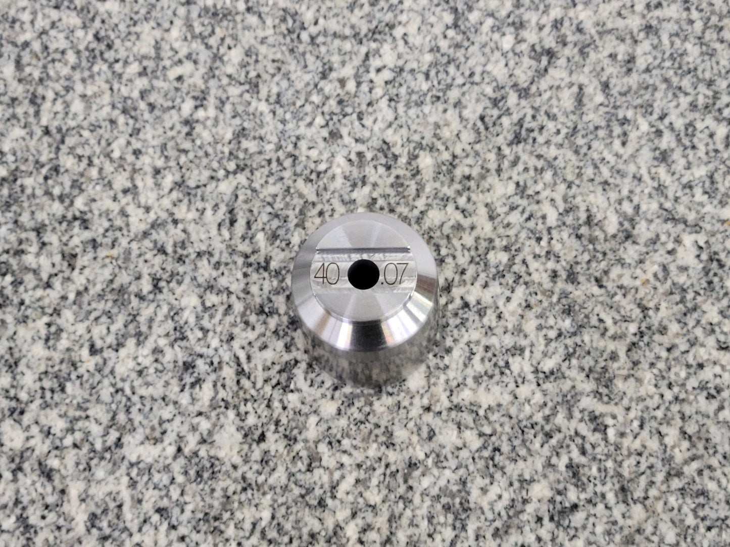 Outil de dimensionnement et de brunissage des bagues de fourche