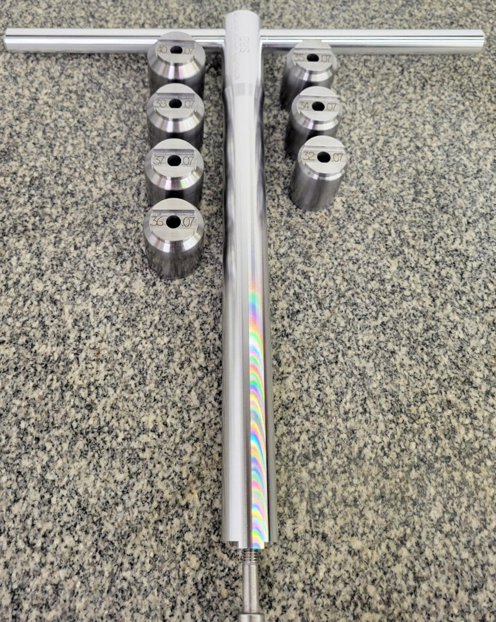 Outil de dimensionnement et de brunissage des bagues de fourche